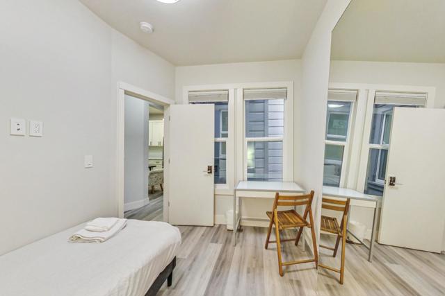 811 Oak Street, San Francisco CA: https://media.crmls.org/mediaz/5ca60037-7689-4b96-8a11-ce219a54e348.jpg
