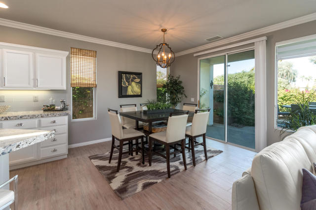 Image 6 of 28 For 60290 Sweetshade Lane