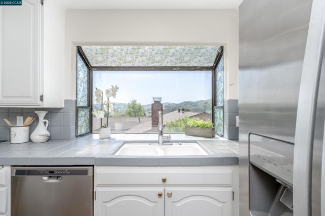3608 VICTOR ST., Pinole CA: https://media.crmls.org/mediaz/5ca6b141-579f-48a3-832f-f0ff425f3909.jpg
