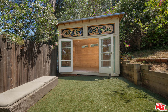 1212 Fernwood Pacific Drive, Topanga CA: https://media.crmls.org/mediaz/5ca70c01-fb4d-4765-b861-565600ace30e.jpg