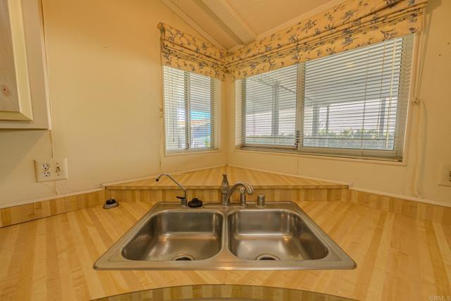 Detail Gallery Image 11 of 25 For 4650 Dulin Rd #153,  Fallbrook,  CA 92028 - 2 Beds | 2 Baths