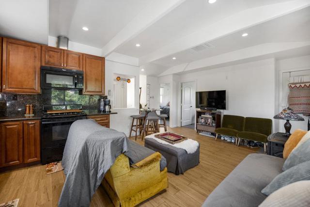 1090 W Edmundson Avenue, Morgan Hill CA: https://media.crmls.org/mediaz/5ca780e2-d127-4084-909f-888274d1d80e.jpg