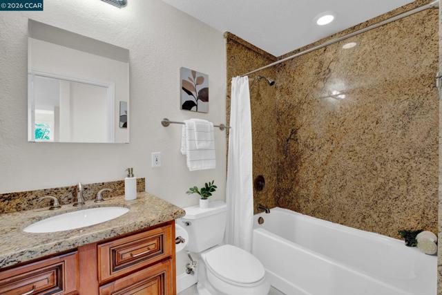 Image 22 of 53 For 367 Mt Washington Way