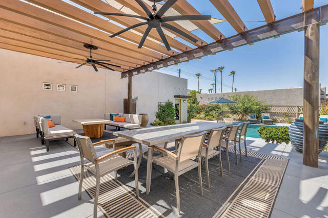 53945 Eisenhower Drive, La Quinta CA: https://media.crmls.org/mediaz/5ca8457f-7320-49e0-8914-644dd9bcf36b.jpg