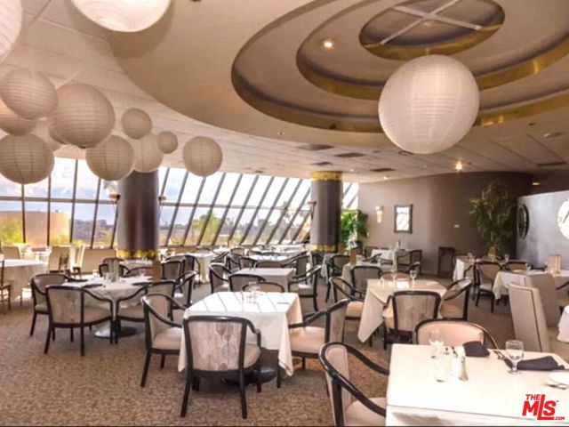 4265 Marina City Dr, Marina del Rey CA: https://media.crmls.org/mediaz/5ca85698-6748-451d-b51b-648824deb860.jpg