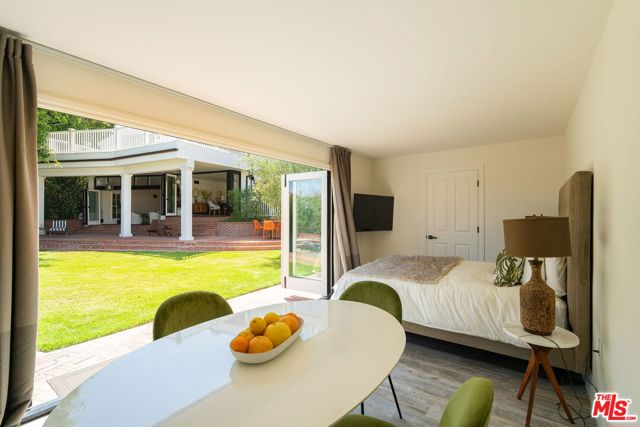 2324 N Vermont Avenue, Los Angeles CA: https://media.crmls.org/mediaz/5ca8c535-2640-4d67-856f-71b5b49808af.jpg