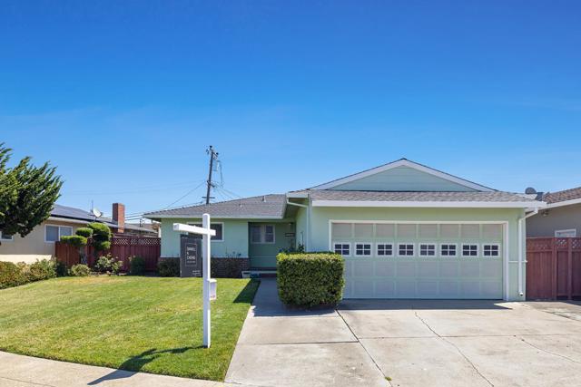 2225 Salisbury Way, San Mateo CA: https://media.crmls.org/mediaz/5ca8d0d9-f89e-4c0e-a23a-31cfd341ebdb.jpg