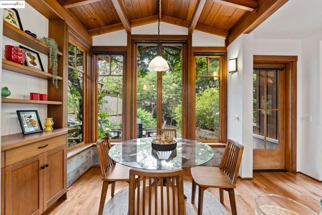 105 Vicente, Berkeley CA: https://media.crmls.org/mediaz/5ca937f4-dd87-46b3-926d-61fa017fafc1.jpg