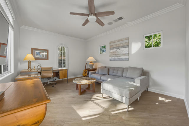 56 Oakmont Drive, Rancho Mirage CA: https://media.crmls.org/mediaz/5ca93fda-d0c4-4497-bf25-fdc47e0420ff.jpg