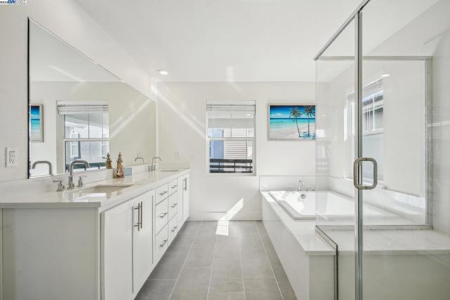 Image 35 of 60 For 37450 Watersail Way