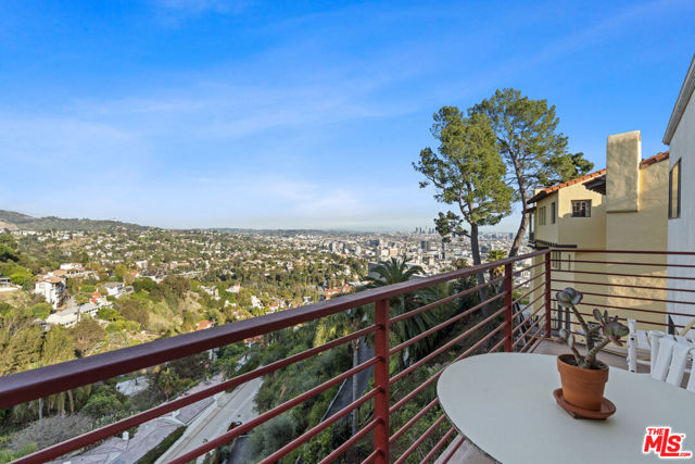 2204 Maravilla Drive, Los Angeles CA: https://media.crmls.org/mediaz/5ca95f7c-0f7e-4c4a-8c69-bb1b17039523.jpg
