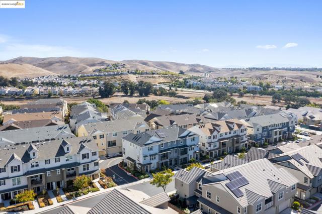 7129 Calistoga Ln, Dublin CA: https://media.crmls.org/mediaz/5ca9a515-fe52-4640-a826-e919d6a102ac.jpg