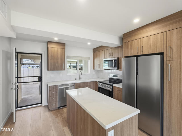 Detail Gallery Image 31 of 51 For 61 B Redwood Ave, Ventura,  CA 93003 - 2 Beds | 1 Baths