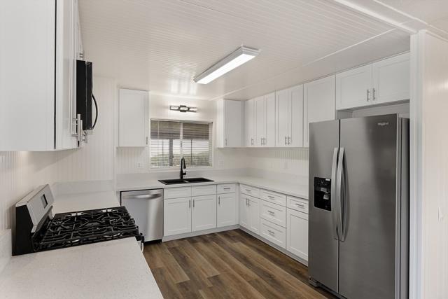 Detail Gallery Image 4 of 37 For 2130 Sunset Dr #55,  Vista,  CA 92081 - 2 Beds | 2 Baths