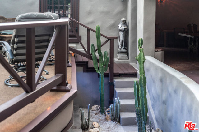 769 Bonita Drive, South Pasadena CA: https://media.crmls.org/mediaz/5caa41fe-11d9-4956-998b-cf0bce063114.jpg