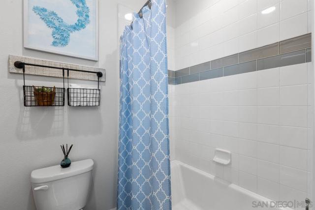1217 Stockton Pl, Escondido CA: https://media.crmls.org/mediaz/5cab0d24-9a2a-40d3-9db6-d90a52964144.jpg