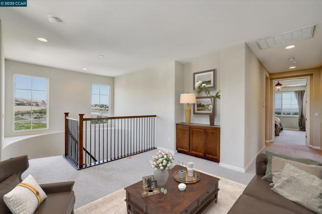 1808 Palacio Dr, Pittsburg CA: https://media.crmls.org/mediaz/5cabc4e8-1a41-45fb-a1a7-ac4ffb0df649.jpg