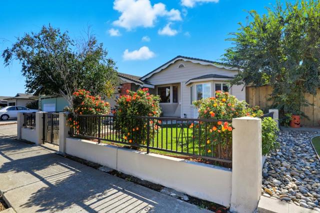 780 Welburn Avenue, Gilroy CA: https://media.crmls.org/mediaz/5cad1197-6c9e-48ee-a33a-f6487793bd9b.jpg