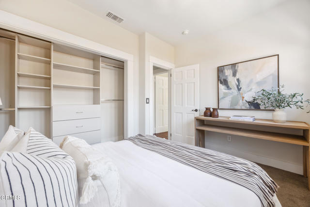 975 N Mentor Avenue, Pasadena CA: https://media.crmls.org/mediaz/5cad5146-0f1e-4286-9fb1-201ad01cc696.jpg