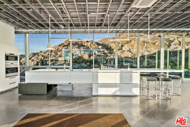 8198 Uphill Road, Joshua Tree CA: https://media.crmls.org/mediaz/5cad59f3-1ca0-445b-96f8-9630120fc00c.jpg