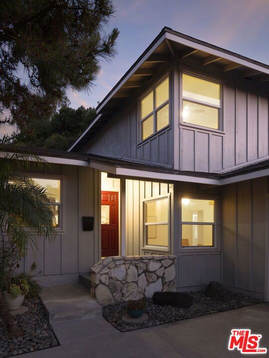 4061 Marchena Drive, Los Angeles CA: https://media.crmls.org/mediaz/5cad76da-7735-4840-8bb0-b80ae08443ad.jpg