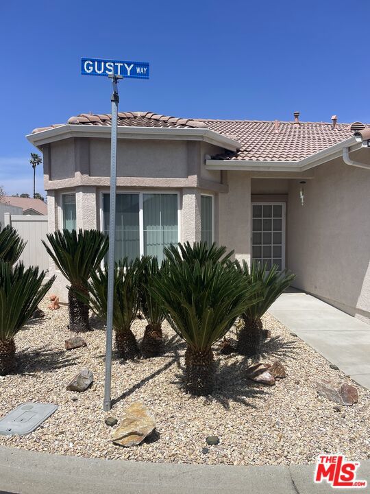 2683 Gusty Way, Banning CA: https://media.crmls.org/mediaz/5cad8201-3104-4148-bedb-999a6c2fe9e8.jpg