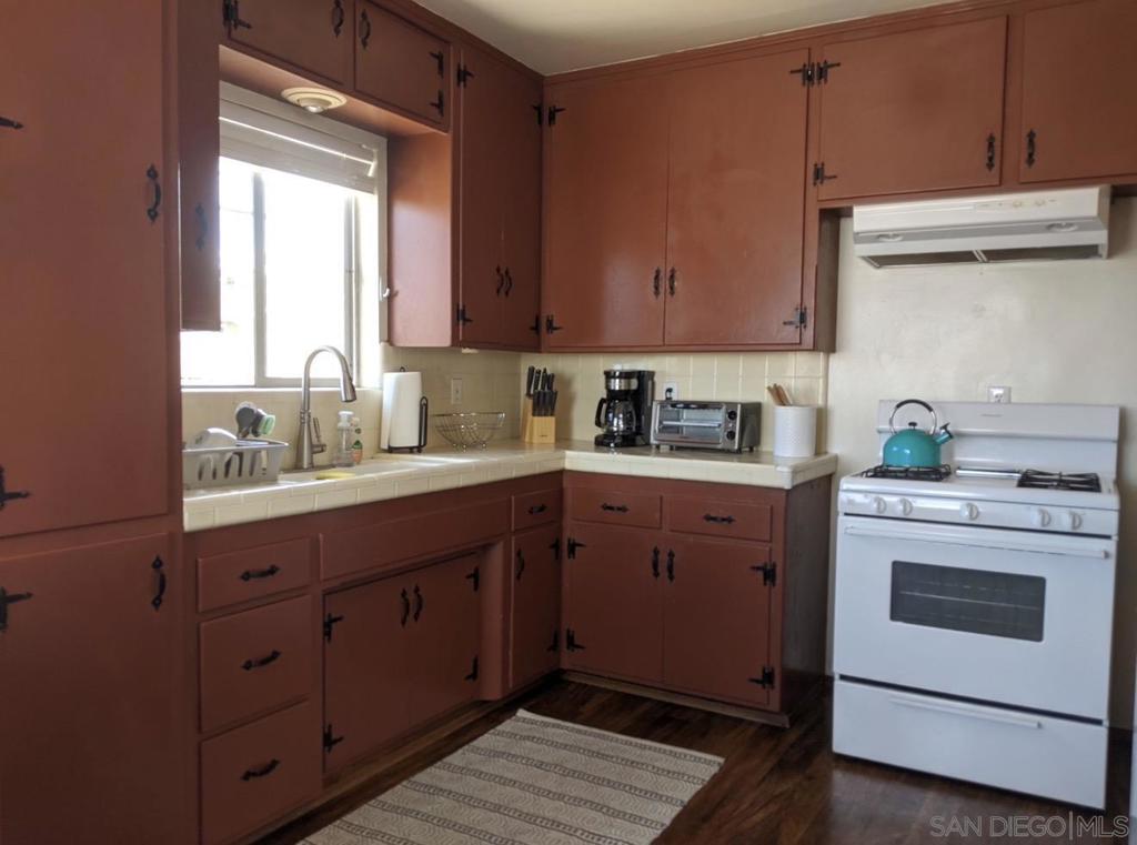 4662 Point Loma Ave - photo 2