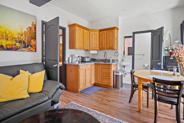 81 E Garzas Road, Carmel Valley CA: https://media.crmls.org/mediaz/5cae9f6c-bd16-4ccb-86b9-2027e61e6d48.jpg