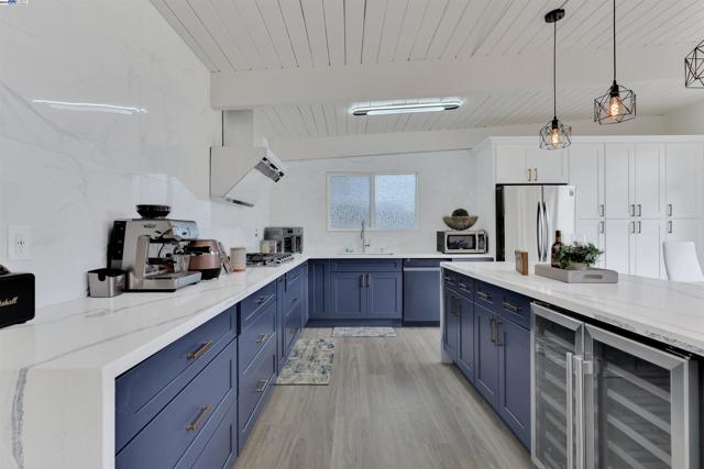 1167 Temple Dr, Pacheco CA: https://media.crmls.org/mediaz/5caf292e-0bd8-4f1e-8533-5692fd1cc6f7.jpg
