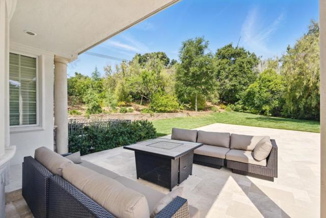 12690 Dianne Drive, Los Altos Hills CA: https://media.crmls.org/mediaz/5caf4f6c-98cf-4491-b96e-5ec518d161c3.jpg