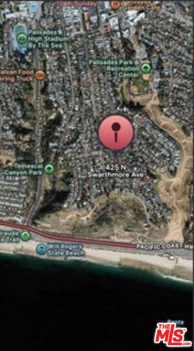 425 Swarthmore Avenue, Pacific Palisades CA: https://media.crmls.org/mediaz/5cb03e98-f59f-48c7-91b5-6d391d6208c9.jpg