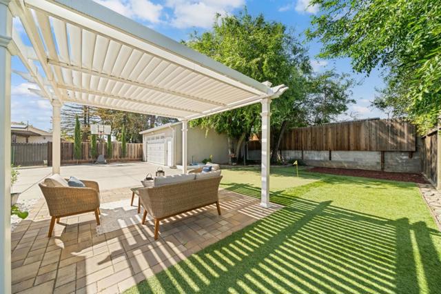 1173 Shamrock Drive, Campbell CA: https://media.crmls.org/mediaz/5cb04295-9a87-453c-b27a-f8558bb846ca.jpg