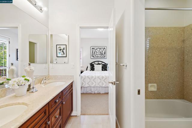 5214 Kenilworth Way, San Ramon CA: https://media.crmls.org/mediaz/5cb086b3-a8cb-4c1c-92d1-45c66cb8f266.jpg