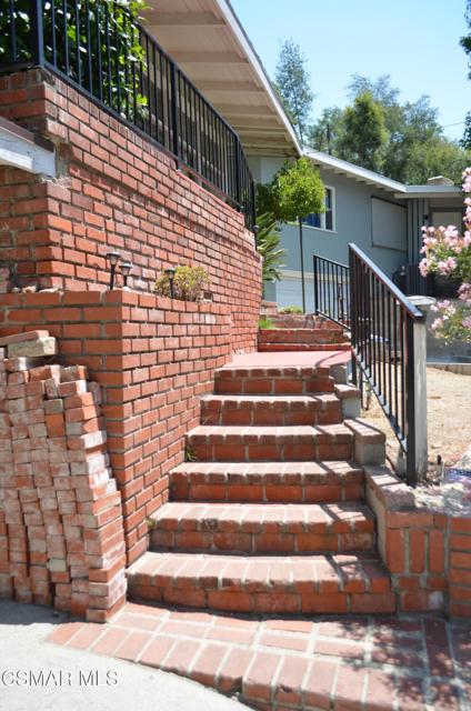 550 Arch Place, Glendale CA: https://media.crmls.org/mediaz/5cb097f8-217a-4bad-8411-be38c29a4898.jpg