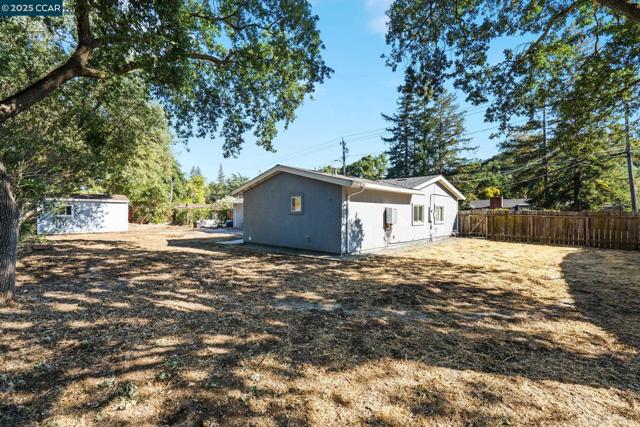 3225 Cowell Rd, Concord CA: https://media.crmls.org/mediaz/5cb0d6a5-d2b4-47e5-b917-b8ef66c7c7ca.jpg