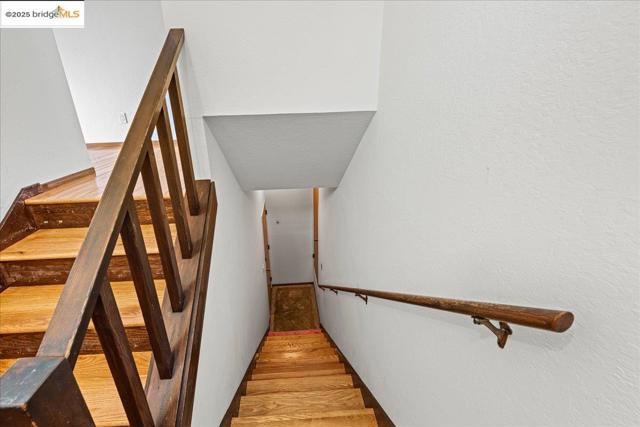 3312 Wisconsin St, Oakland CA: https://media.crmls.org/mediaz/5cb12c93-c492-42ed-96e2-c98aa6a20d74.jpg