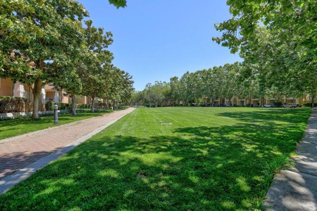 150 Holly Court, Mountain View CA: https://media.crmls.org/mediaz/5cb15380-c784-4ea1-9d2e-e97c97eeca1a.jpg