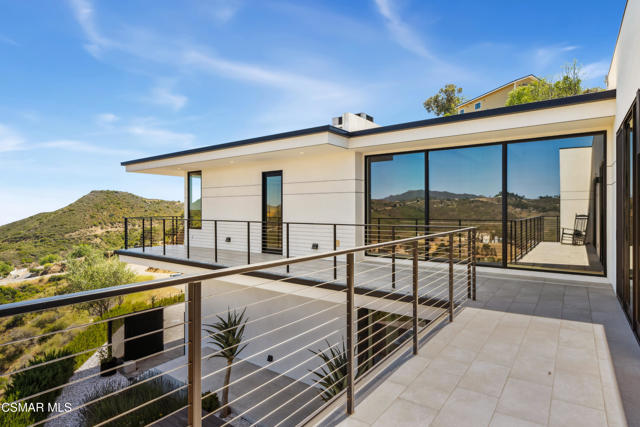 33433 Decker School Road, Malibu CA: https://media.crmls.org/mediaz/5cb1f647-a0db-49f5-a606-afabe3b40a6e.jpg