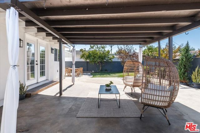 7045 Varna Avenue, North Hollywood CA: https://media.crmls.org/mediaz/5cb24fd1-016b-46e1-885a-bbbab8d2b342.jpg