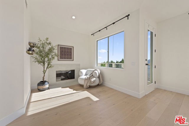 16724 Calle Arbolada, Pacific Palisades CA: https://media.crmls.org/mediaz/5cb25120-5f46-4c78-b934-13f3f728e53e.jpg