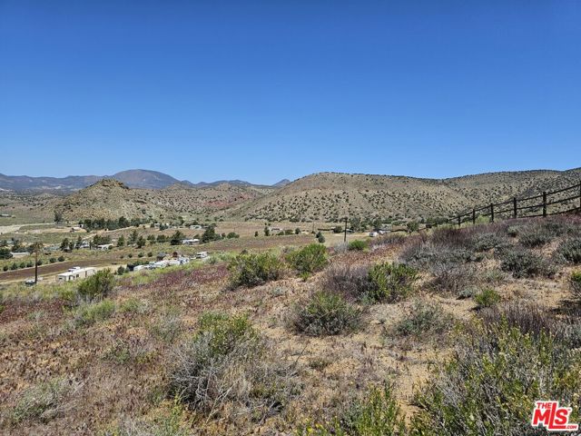 0 Pine Grove Dr, Tehachapi CA: https://media.crmls.org/mediaz/5cb277cc-b95e-4685-8bfd-6b5102789b50.jpg