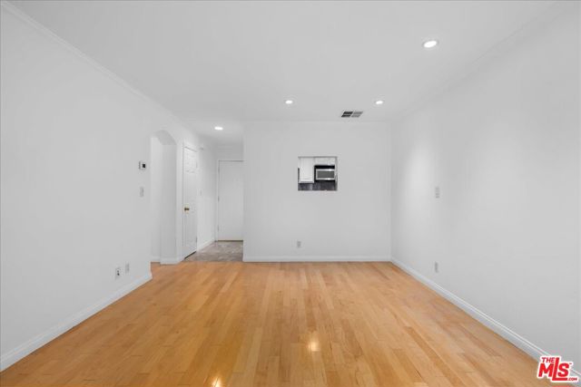740 North Kings Road, 114 photo 9