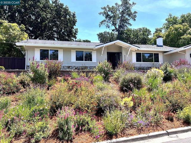 3739 Northridge Dr, Concord CA: https://media.crmls.org/mediaz/5cb29d34-e637-4ed5-a3d3-6488019c1674.jpg