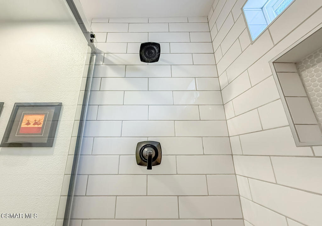 https://media.crmls.org/mediaz/5cb30056-ba41-49e4-b532-a93c0da5da85.jpg?preset=X-Large