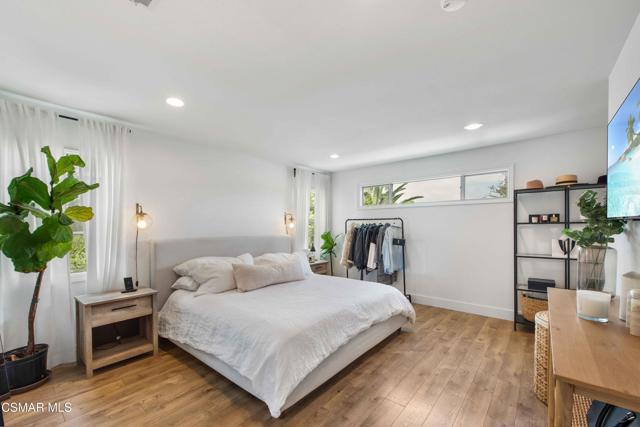 2658 Morning Grove Way, Thousand Oaks CA: https://media.crmls.org/mediaz/5cb353a4-f694-482f-a61b-320181a1ad31.jpg