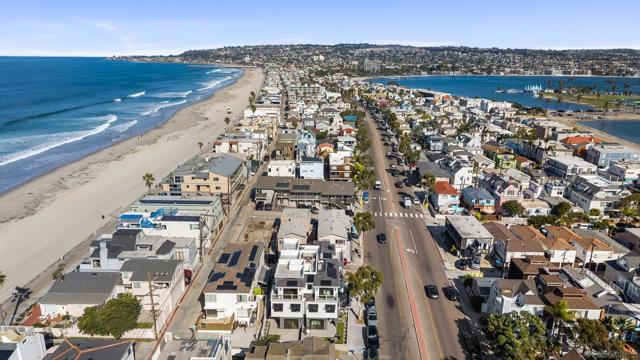 720 Nantasket Ct, San Diego CA: https://media.crmls.org/mediaz/5cb38ce0-b86f-4eb1-9372-1dcfb75218f2.jpg