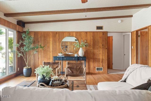 410 Palomares Avenue, Ventura CA: https://media.crmls.org/mediaz/5cb3e7da-7c30-4293-a2da-1945de285047.jpg