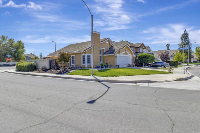 39820 Osprey Road, Murrieta CA: https://media.crmls.org/mediaz/5cb3fc0c-ceb7-4805-ae9f-de5634c6db04.jpg
