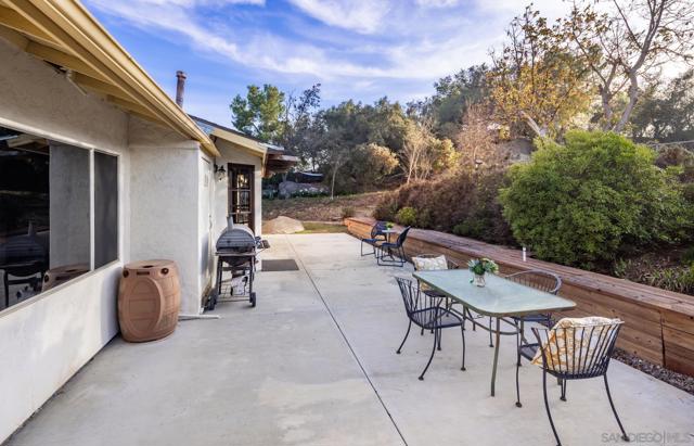 17665 Highway 67, Ramona CA: https://media.crmls.org/mediaz/5cb3ff1f-759d-41b0-a8d9-6e4c2c224483.jpg
