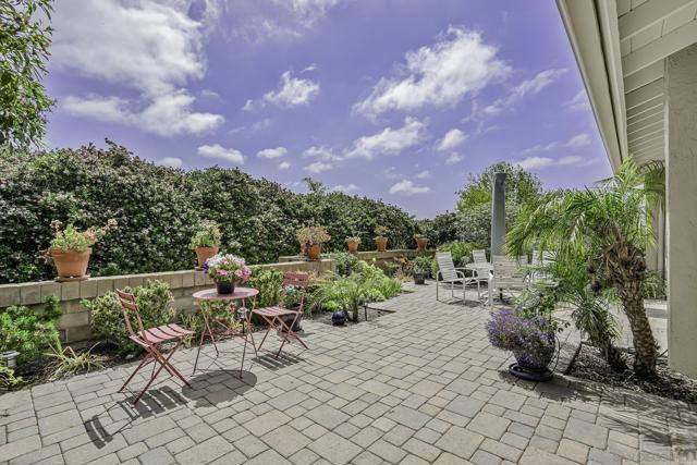 6375 Via Cabrera, La Jolla CA: https://media.crmls.org/mediaz/5cb45c4f-efcf-496f-a7c9-71af49f79db8.jpg